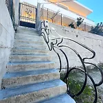 S&f - Seaview Getaway House * Vlorë