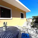 S&f - Seaview Getaway House * Vlorë
