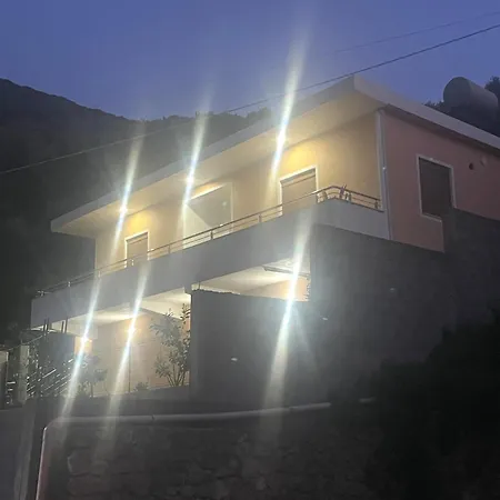 S&f - Seaview Getaway House Vlorë