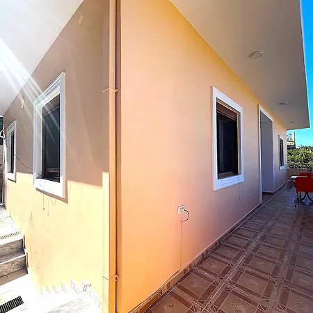 S&f - Seaview Getaway House Casa vacanze Vlorë