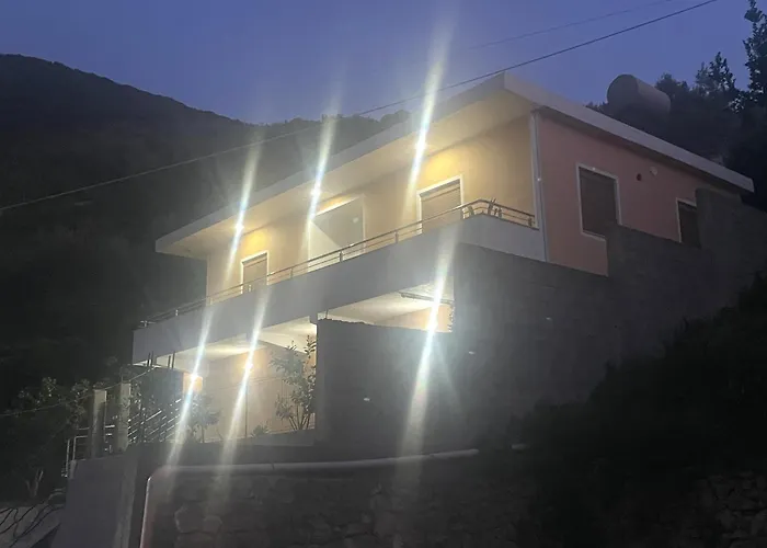 S&f - Seaview Getaway House Vlorë